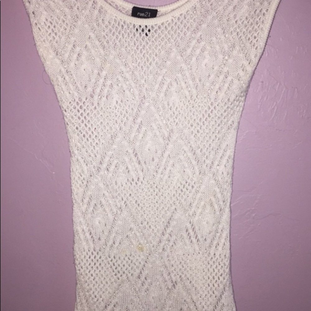 White knitted dress